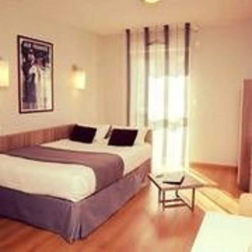 Lagrange Aparthotel Toulouse Saint-Michel 3*,